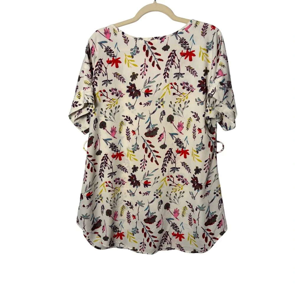 Jessy B Tunic Top M White Floral V-Neck Short Sleeve Boho Cottagecore NO BELT - Picture 2 of 4